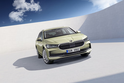 uusi Skoda Superb