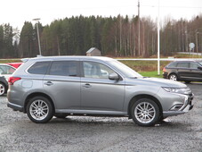 Mitsubishi Outlander PHEV vaihtoauto