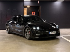 Porsche Taycan vaihtoauto