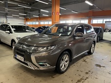 Mitsubishi Outlander PHEV vaihtoauto