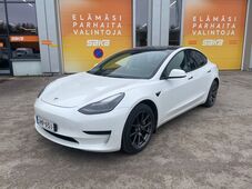 Tesla Model 3 vaihtoauto
