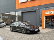Porsche Taycan vaihtoauto
