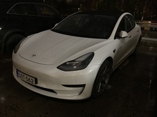 Tesla Model 3 vaihtoauto