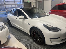 Tesla Model 3 vaihtoauto