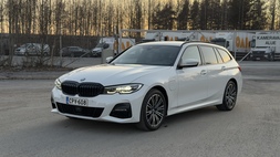 BMW 330 vaihtoauto