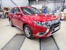 Mitsubishi Outlander PHEV vaihtoauto