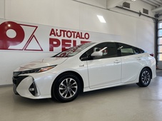 Toyota Prius PHEV vaihtoauto