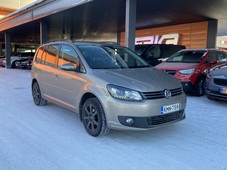 Volkswagen Touran vaihtoauto
