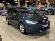 Volkswagen Touran vaihtoauto