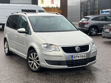 Volkswagen Touran vaihtoauto