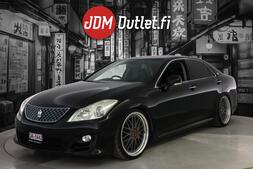 Toyota Crown vaihtoauto