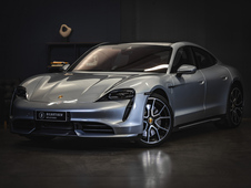 Porsche Taycan vaihtoauto
