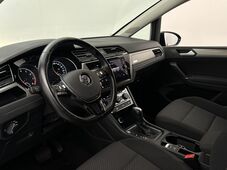 Volkswagen Touran vaihtoauto