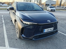 Toyota bZ4X vaihtoauto