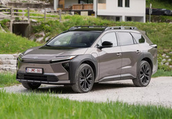 Koeajo: Toyota bZ4X Touring on suomalaiseen makuun sopiva tilaihme