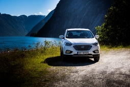 Vedyllä Norjasta Italiaan - ensitunnelmat Hyundai ix35 Fuel Cell -polttokennoautosta