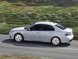 Autoarvio: Koeajossa Saab 9-3 Sport Sedan 2.0t Vector M6