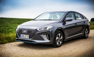 Hybridiautoilija, ethän tee tätä virhettä – vaikuttaa merkittävästi auton jälleenmyyntiarvoon