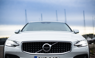 Tällaisia työsuhdeautoja suomalaiset himoitsevat, ja tällaisen lopulta saavat – katso TOP 10 merkit