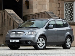 Autoesittely Subaru Tribeca (2008)