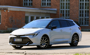 Koeajo: Toyota Corolla - Isomoottorinen hybridi on reipas kulkemaan – ja äänekäs