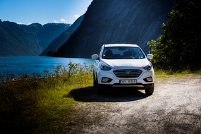 Vedyllä Norjasta Italiaan - ensitunnelmat Hyundai ix35 Fuel Cell -polttokennoautosta
