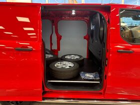 heti ajoon Ford Transit Custom