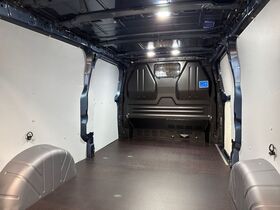 heti ajoon Ford Transit Custom