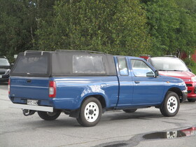 Nissan Pickup vaihtoauto