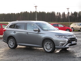 Mitsubishi Outlander PHEV vaihtoauto