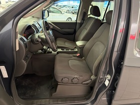 Nissan Navara vaihtoauto