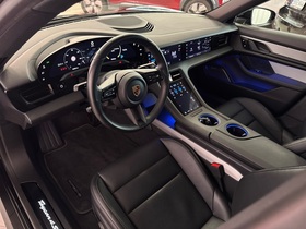 Porsche Taycan vaihtoauto