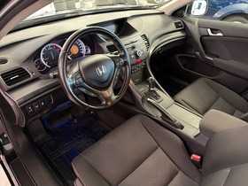 Honda Accord vaihtoauto