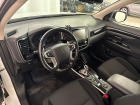 Mitsubishi Outlander PHEV vaihtoauto