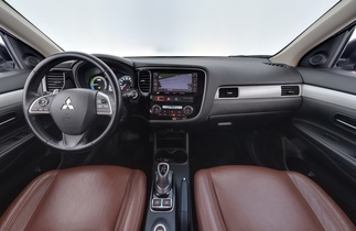 Mitsubishi Outlander PHEV vaihtoauto