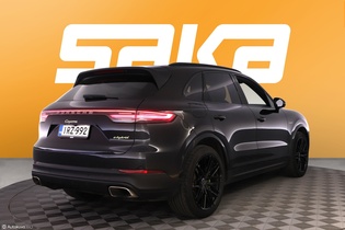 Porsche Cayenne vaihtoauto