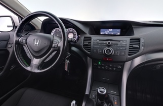 Honda Accord vaihtoauto