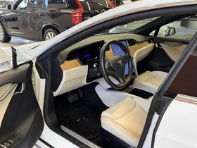 Tesla Model S vaihtoauto