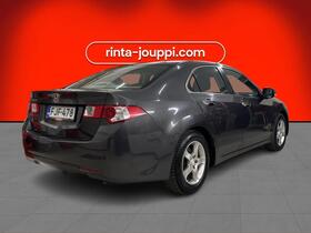 Honda Accord vaihtoauto