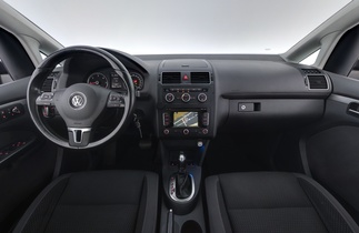 Volkswagen Touran vaihtoauto