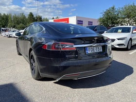 Tesla Model S vaihtoauto