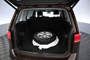 Volkswagen Touran vaihtoauto