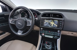 Jaguar XE vaihtoauto