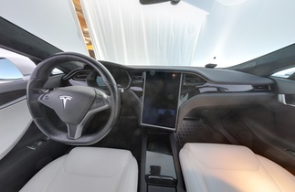Tesla Model S vaihtoauto