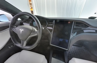Tesla Model S vaihtoauto