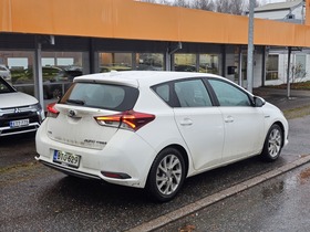 Toyota Auris vaihtoauto