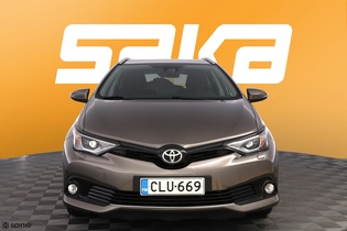 Toyota Auris vaihtoauto