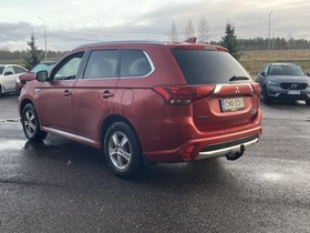 Mitsubishi Outlander PHEV vaihtoauto