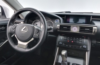 Lexus IS vaihtoauto