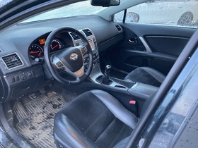 Toyota Avensis vaihtoauto